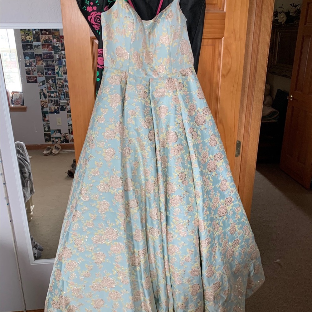 Mac Duggal Prom Dress